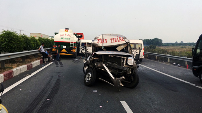 Khói mù mịt, tông xe liên hoàn trên cao tốc TP.HCM - Long Thành - Dầu Giây