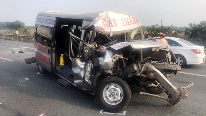 Khói mù mịt, tông xe liên hoàn trên cao tốc TP.HCM - Long Thành - Dầu Giây