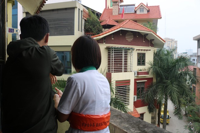 Hà Nội: Sau hàng loạt vụ cháy ở chung cư, cư dân và nhân viên văn phòng mua dây thoát hiểm về tập đu