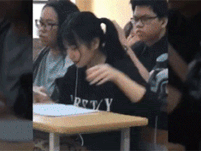 Phát hiện một lớp học toàn girl xinh lại còn dũng cảm không một ai sợ rắn