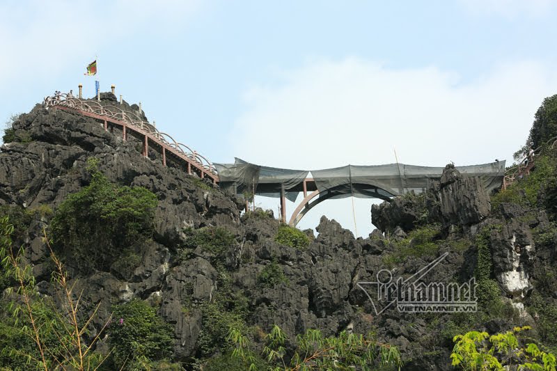Khoan cắt bê-tông tháo dỡ Vạn lý trường thành ở Tràng An Khoan cắt bê-tông tháo dỡ Vạn lý trường thành ở Tràng An