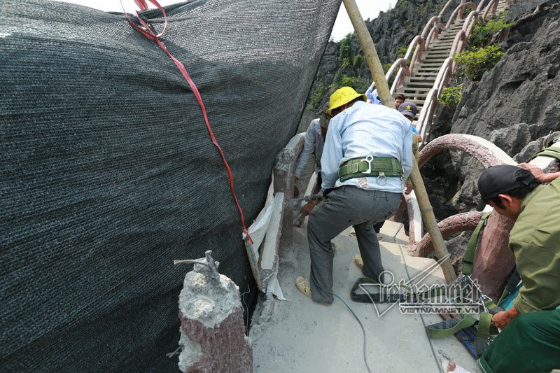 Khoan cắt bê-tông tháo dỡ Vạn lý trường thành ở Tràng An Khoan cắt bê-tông tháo dỡ Vạn lý trường thành ở Tràng An