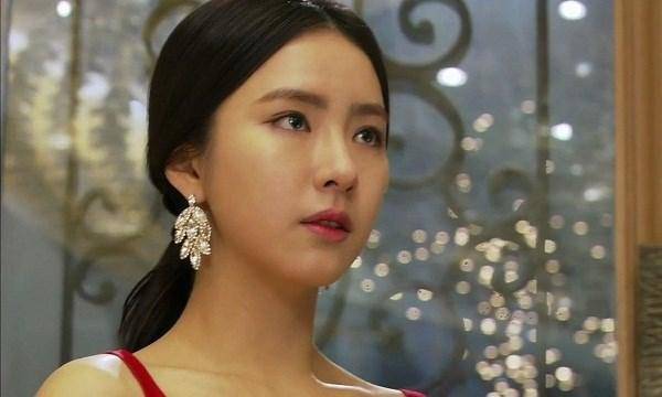 Bi kịch đau đớn từ những chuyến công tác xa của chồng