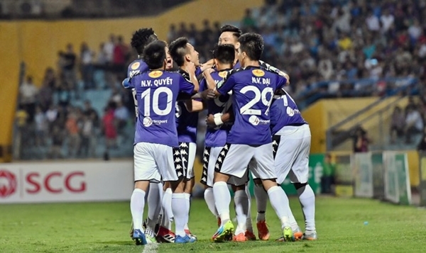 Quang Hải lập công, Hà Nội đè bẹp HAGL