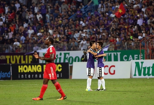 Quang Hải lập công, Hà Nội đè bẹp HAGL