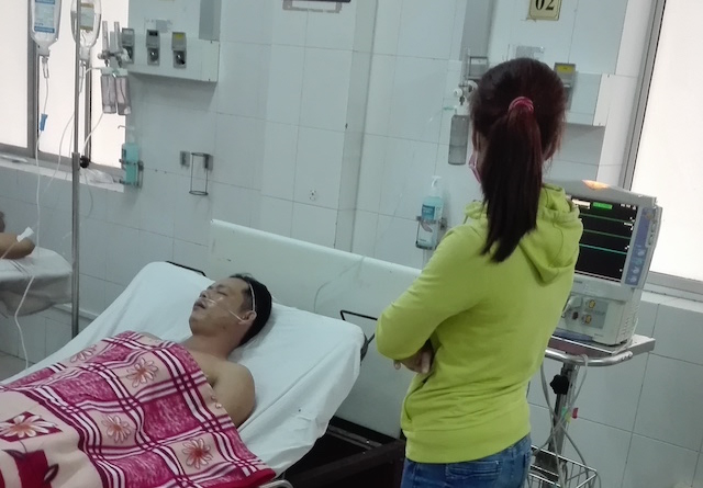 Người đàn ông đâm thủng tim nhân tình rồi tự tử