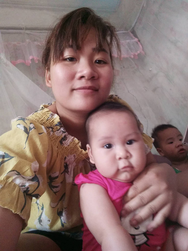 Hình ảnh mẹ trẻ 4 năm mổ 3 đứa con, tăng cân vùn vụt đến mất hết cả dáng khiến người xót kẻ chê