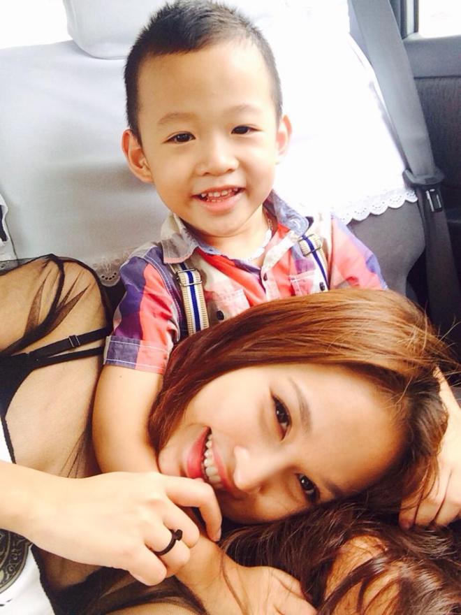 Rơi nước mắt trước nỗ lực giúp con thoát tự kỷ, mặc cảm bệnh tật của sao Việt