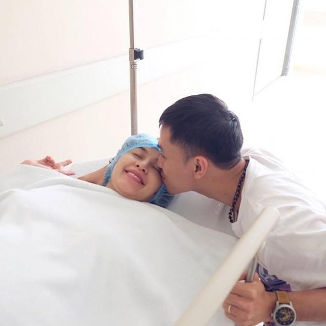 Ông xã Tú Vi chăm vợ đẻ, Hồ Ngọc Hà tấm tắc: Đúng là mẫu ông chồng rồi