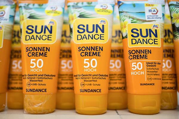 Nhiều người không bao giờ thiếu kem chống nắng, nhưng chưa chắc đã biết những điều sau!