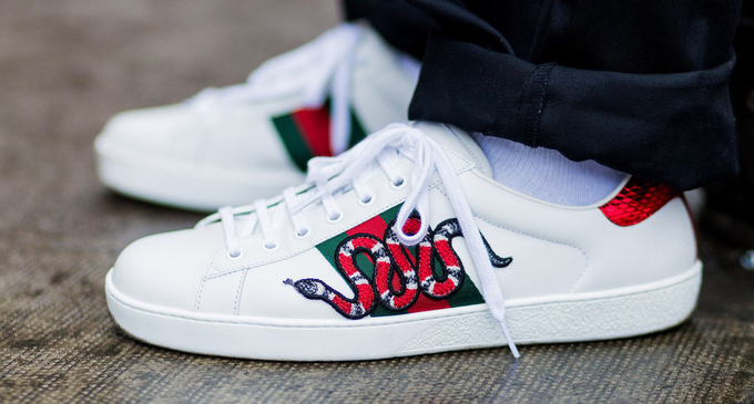 Những đôi sneakers trắng dễ phối đồ cho nam giới