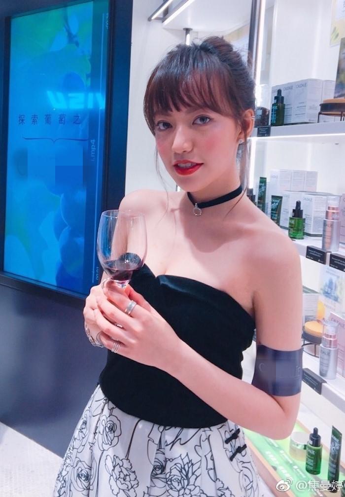 Nếu bất ngờ khi thấy con gái Triển Chiêu Tiêu Ân Tuấn đã 22 tuổi có lẽ bạn đã già!