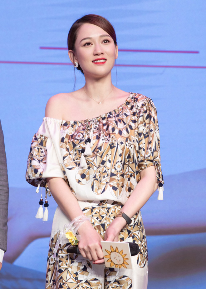 Lộ 2 cằm ngấn mỡ nhưng Trần Kiều Ân vẫn xinh đẹp tại sự kiện mừng sinh nhật tuổi 39