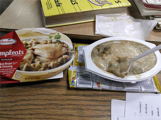 Mua bánh gấu hình thức long lanh, cô gái tá hỏa khi bóc ra và loạt ảnh tương tự chứng minh vì đời là những dối lừa