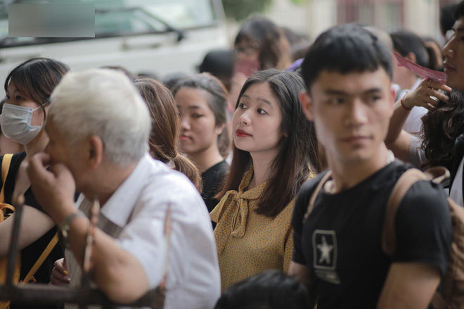 2 tiếng trước U23 Việt Nam đại chiến, CĐV đốt nóng sân Hàng Đẫy