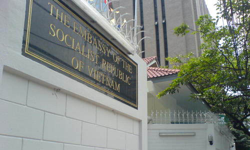 Sứ quán Việt Nam ở Malaysia hỗ trợ đưa thi hài người tự sát về nước