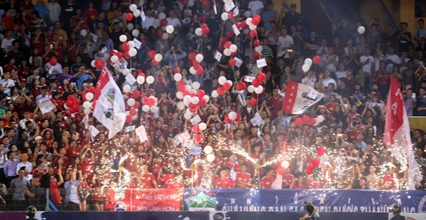 Quang Hải lập công, Hà Nội đè bẹp HAGL