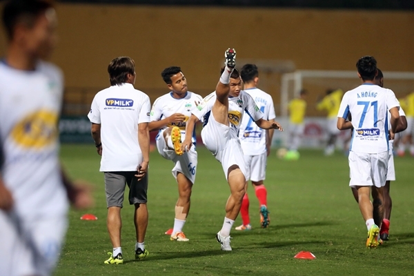 Quang Hải lập công, Hà Nội đè bẹp HAGL