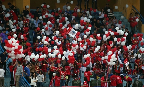 Quang Hải lập công, Hà Nội đè bẹp HAGL