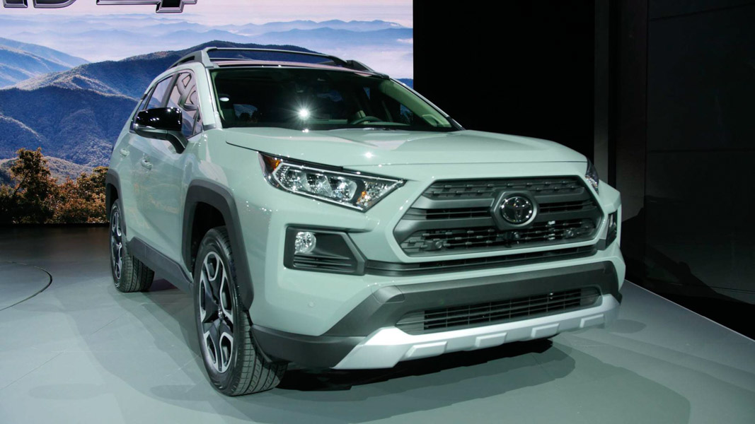 Cạnh tranh với Mazda CX-5: Toyota tung RAV4 2019 thế hệ hoàn toàn mới Cạnh tranh với Mazda CX-5: Toyota tung RAV4 2019 thế hệ hoàn toàn mới