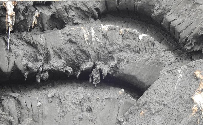 Kho bông vải hoang tàn sau đám cháy kéo dài 34 giờ