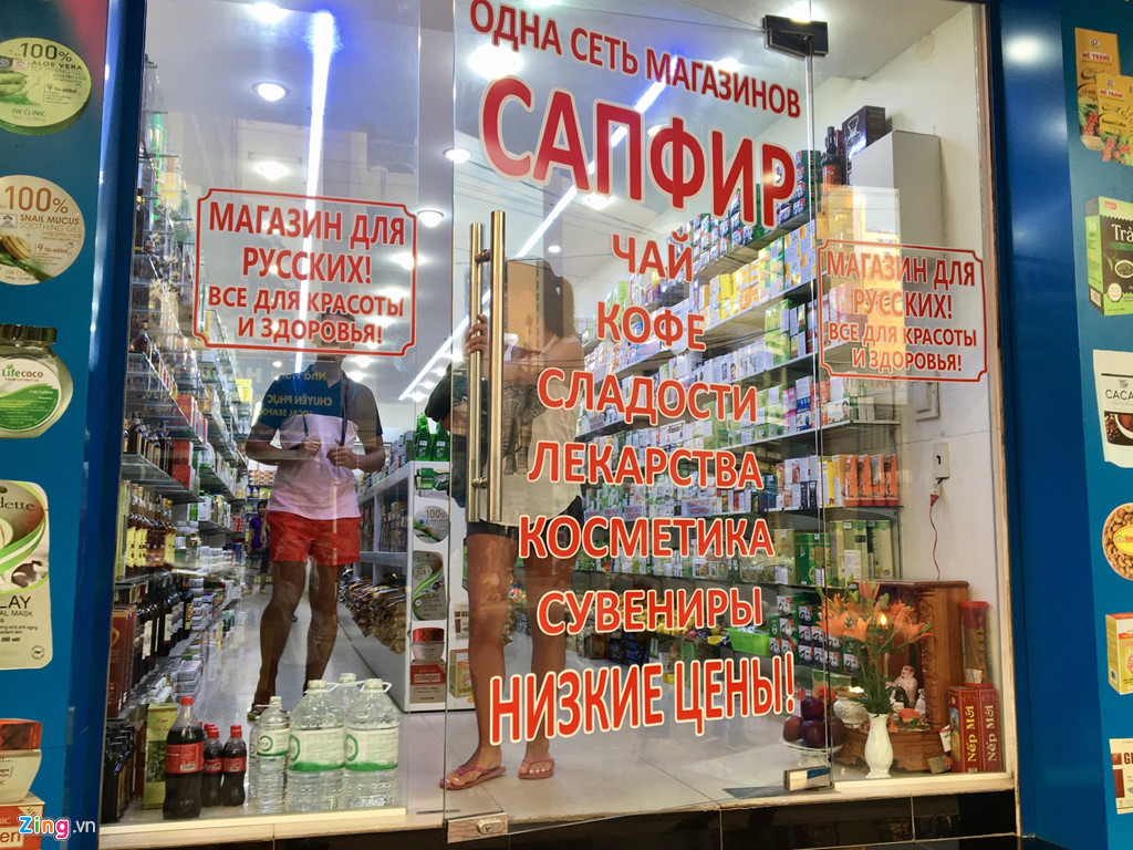 Chủ cửa hàng cố lách luật để biến Nha Trang như phố Tàu, nước Nga