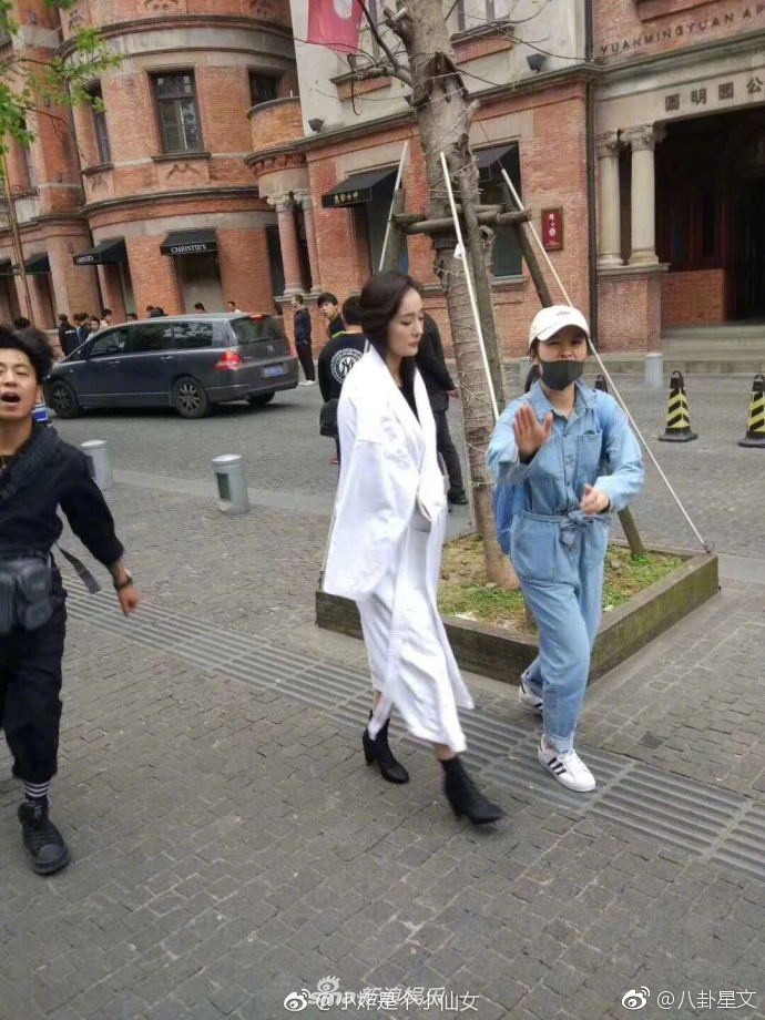 Chuẩn bị ra toà vì scandal quỵt tiền, Dương Mịch khẳng định sẽ tiếp tục hoạt động từ thiện mặc chỉ trích