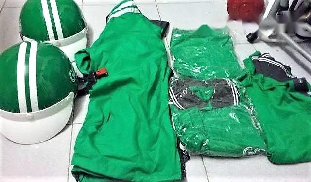 Đóng cửa Uber: Đồng phục hãng bất ngờ thành hàng hot, giá tăng gấp đôi