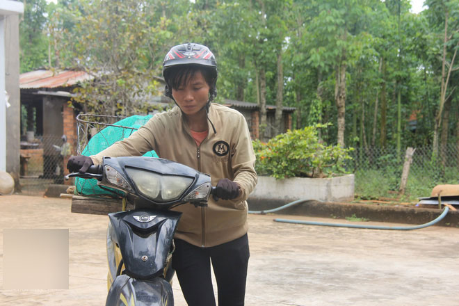 Bị bố mẹ chồng đuổi không cho lại gần con trai, người mẹ trẻ gửi đơn cầu cứu suốt 2 năm mới được đón con về