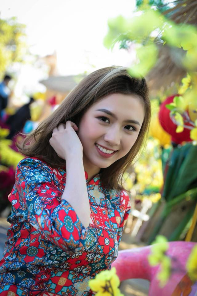 9X trở nên xinh đẹp sau 4 năm niềng răng 9X trở nên xinh đẹp sau 4 năm niềng răng