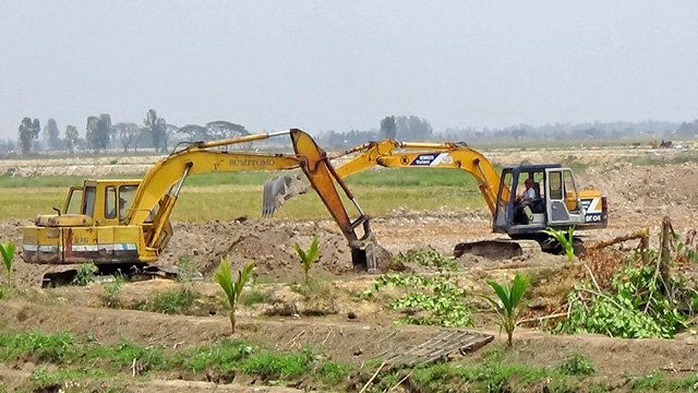 Dân Đồng Tháp Mười bỏ lúa, ồ ạt đào ao nuôi cá tra giống