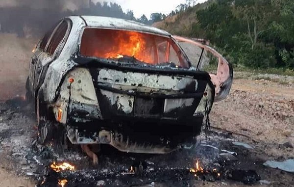 Xế hộp cháy ngùn ngụt trên đèo Đại Ninh, 5 người bỏng nặng