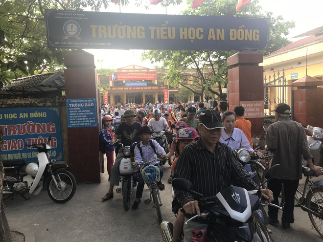 Vụ HS bị ép uống nước giẻ lau bảng: Mẹ nữ giáo viên giật kết quả khám sức khỏe?