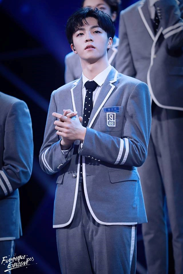 Phạm Băng Băng bật khóc khi em trai chính thức vào showbiz