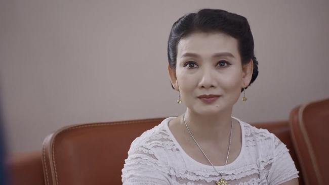 Cặp mẹ chồng con dâu Mỹ Uyên - Hồng Diễm nắm tay nhau vào đề cử VTV Awards