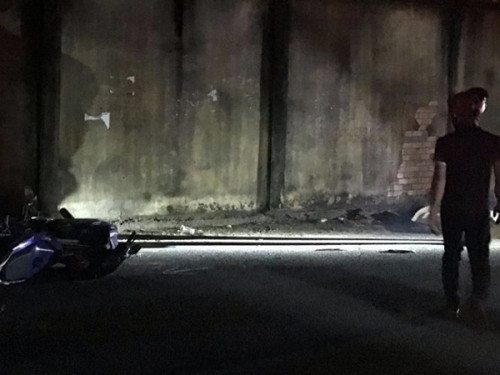 Đâm vào thùng rác, một nam thanh niên tử vong tại chỗ