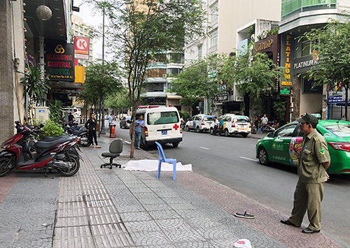 Du khách Australia rơi từ khách sạn trung tâm Sài Gòn