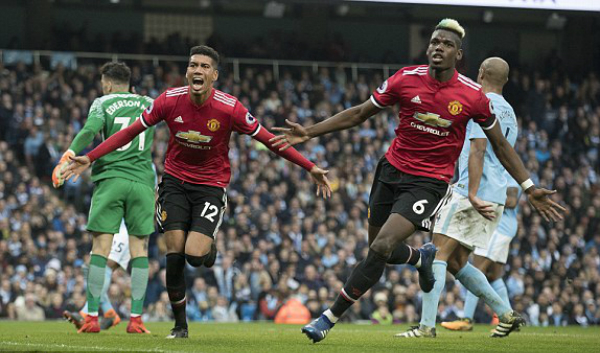 Pogba lập cú đúp, Man Utd ngược dòng đánh bại Man City