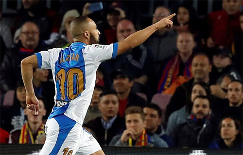 Messi lập hat-trick, Barca san bằng kỷ lục bất bại tại La Liga