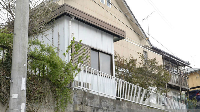 Ông lão Nhật bị bắt vì nhốt con trong lồng suốt 26 năm