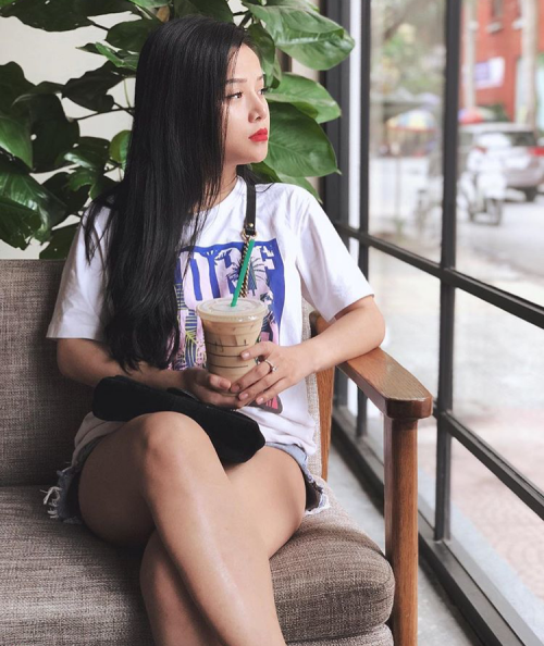 Lộ diện bạn gái xinh đẹp, nóng bỏng và hát hay của thủ môn Lâm Tây Lộ diện bạn gái xinh đẹp, nóng bỏng và hát hay của thủ môn Lâm Tây