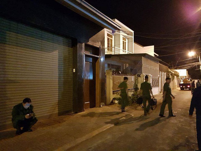 Người đàn ông chết trong tư thế treo cổ ở tầng 2 ngôi nhà khóa chặt cửa