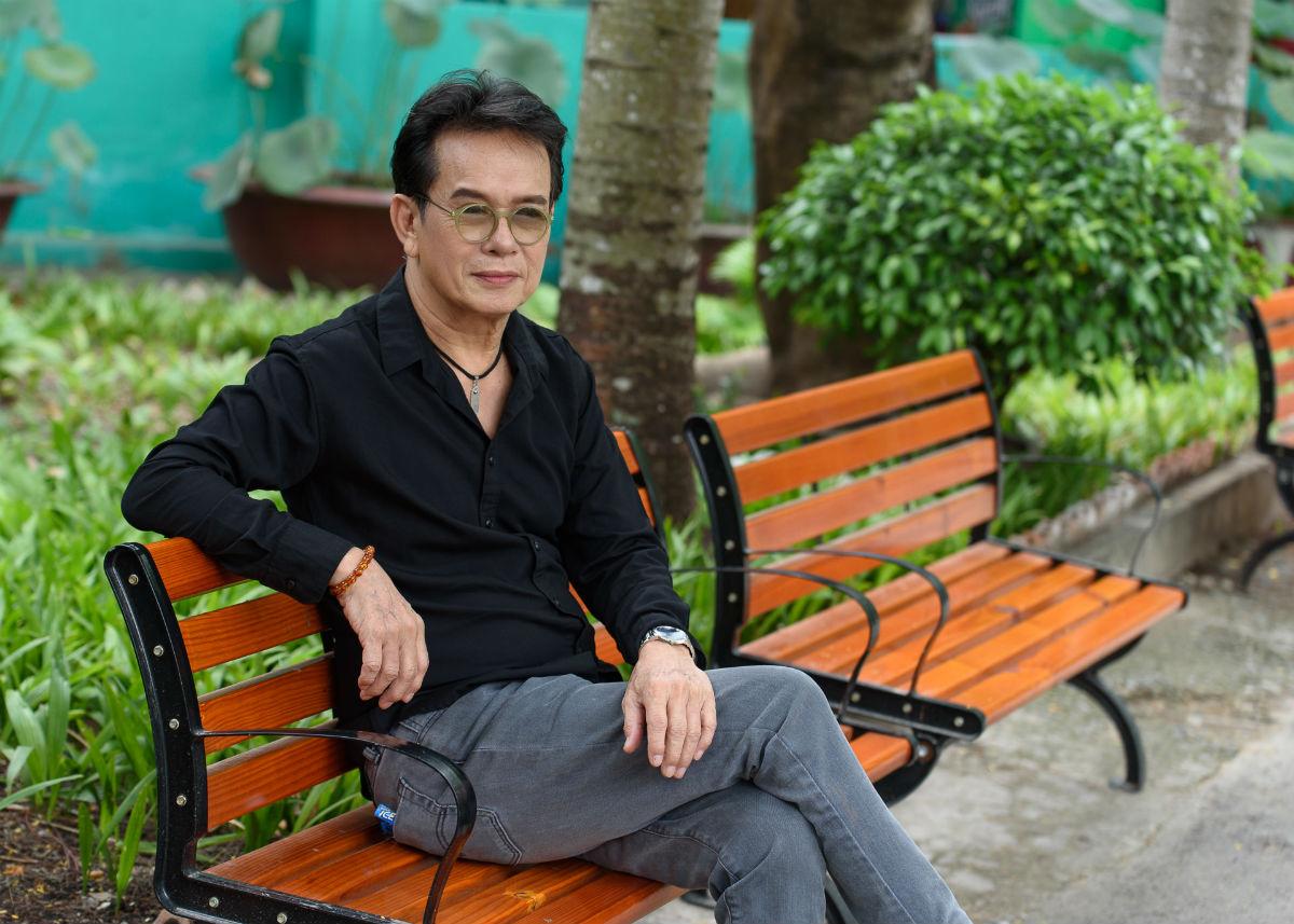 Nhạc sĩ Đức Huy kể chuyện có con thứ 2 với vợ trẻ kém 44 tuổi