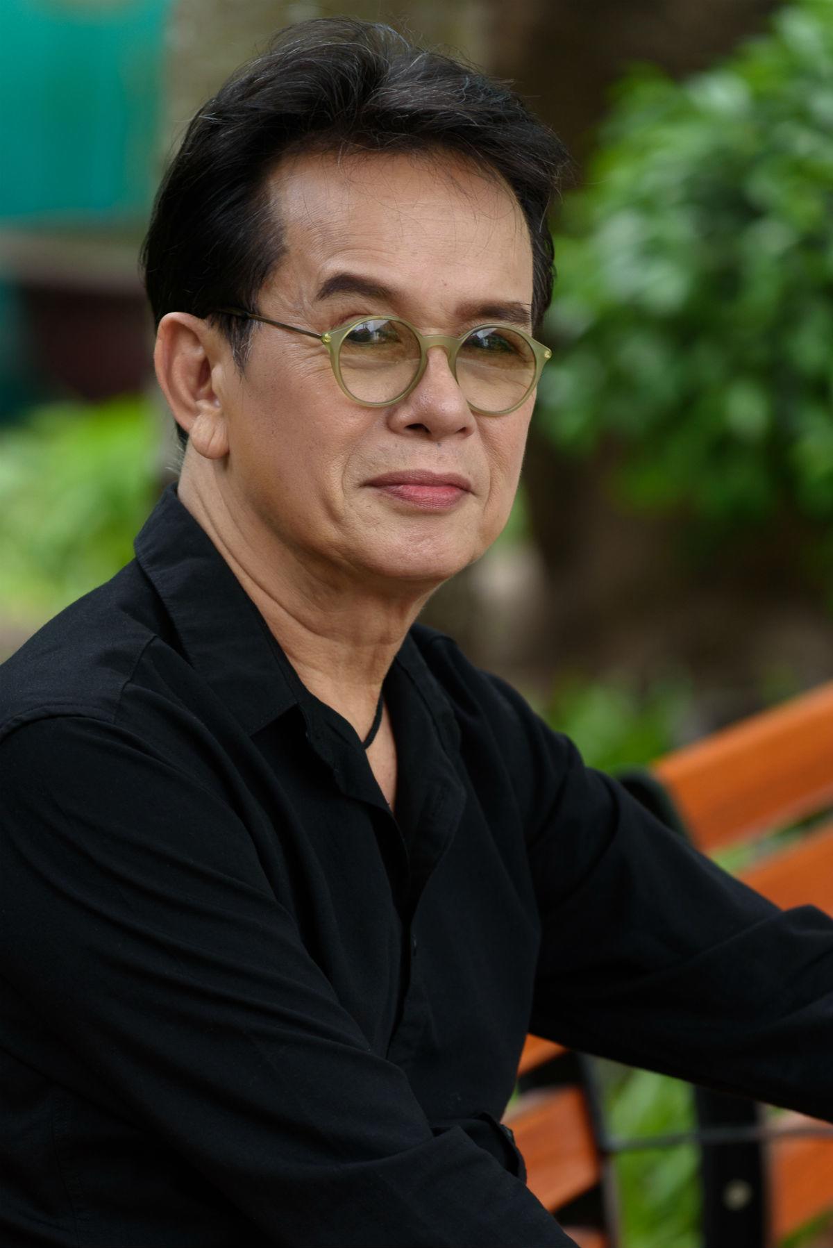 Nhạc sĩ Đức Huy kể chuyện có con thứ 2 với vợ trẻ kém 44 tuổi