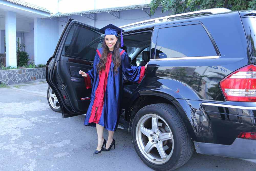 Sự giàu có của Hồ Quỳnh Hương sau khi tuyên bố rút khỏi làng giải trí