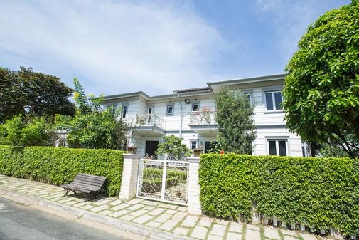 Sự giàu có của Hồ Quỳnh Hương sau khi tuyên bố rút khỏi làng giải trí