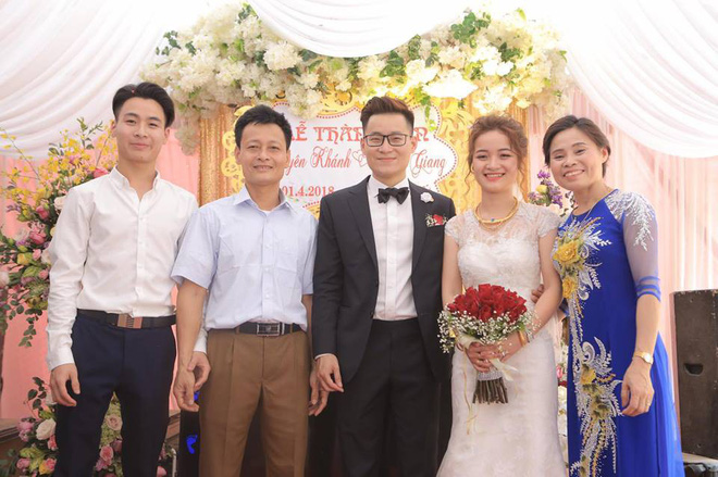 Một đám cưới hai tâm trạng - bức ảnh làm dậy sóng MXH hôm nay chứng minh: Ngày cưới chưa chắc ai cũng vui! Một đám cưới hai tâm trạng - bức ảnh làm dậy sóng MXH hôm nay chứng minh: Ngày cưới chưa chắc ai cũng vui!