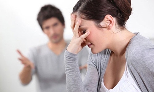 Về đêm chồng tôi như biến thành người khác sau khi bị bệnh