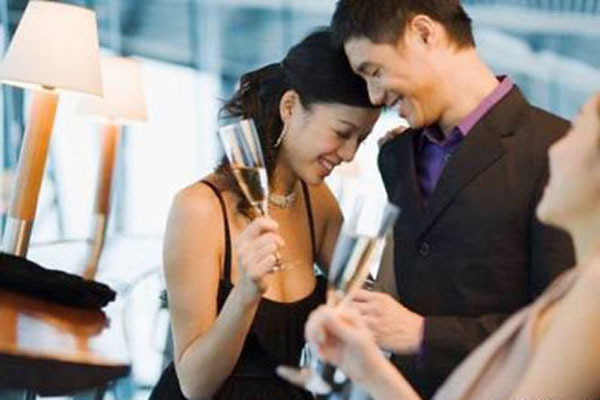 Bỏ người tình nghèo để theo chồng giàu, tôi òa khóc khi gặp lại anh ấy trong bệnh viện Bỏ người tình nghèo để theo chồng giàu, tôi òa khóc khi gặp lại anh ấy trong bệnh viện