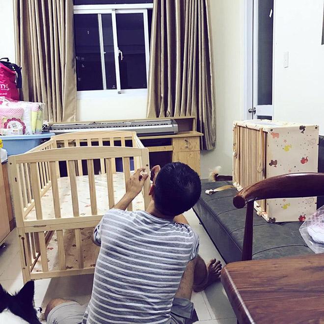 Hình ảnh đầu tiên về con gái đầu lòng của Tú Vi - Văn Anh